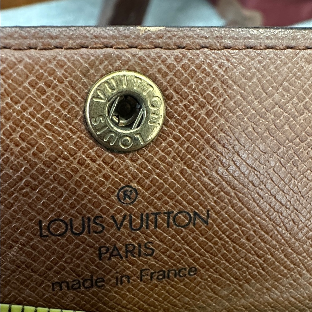 Louis Vuitton Key Pouch-needs some love! - Picture 7 of 9